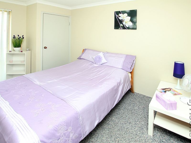 2 Wintersweet Place, Halls Head WA 6210