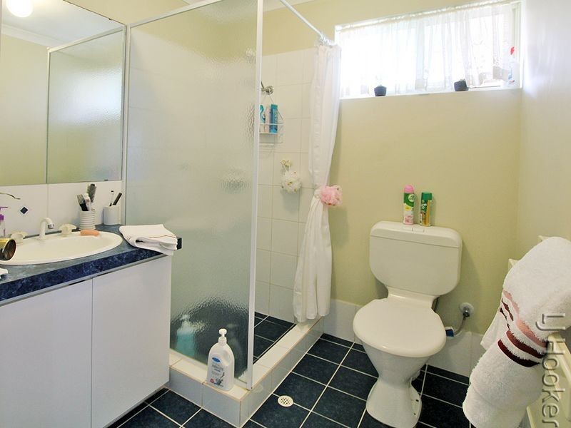2 Wintersweet Place, Halls Head WA 6210