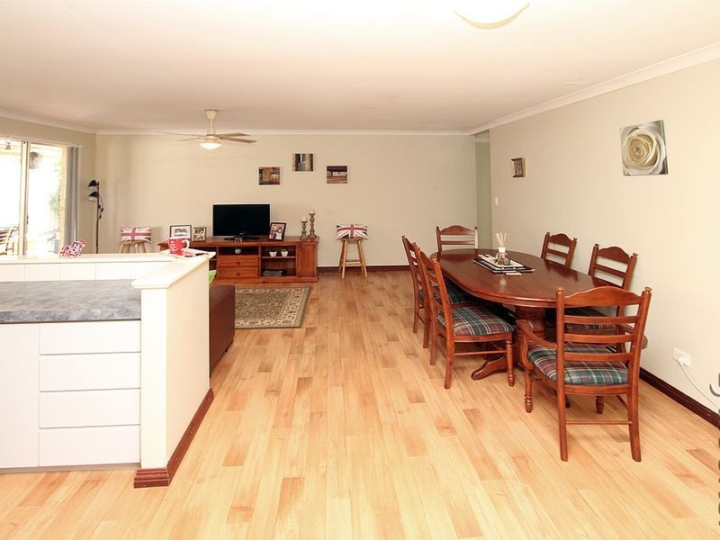 2 Wintersweet Place, Halls Head WA 6210