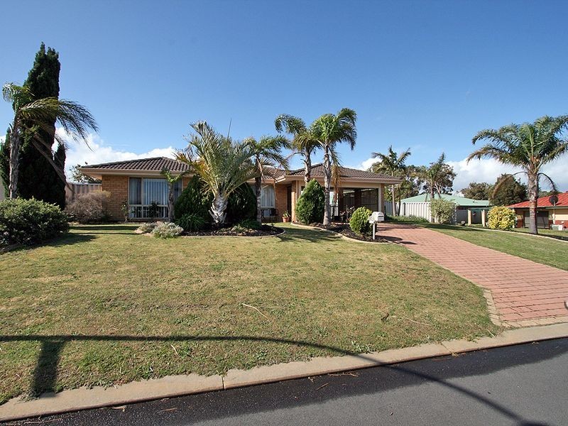 2 Wintersweet Place, Halls Head WA 6210