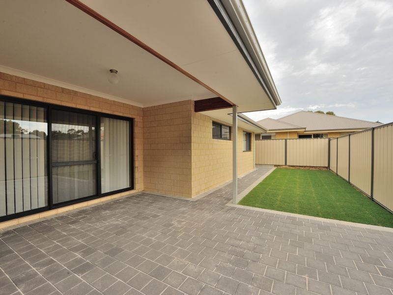 14 Pinegrove Vista, Meadow Springs WA 6210