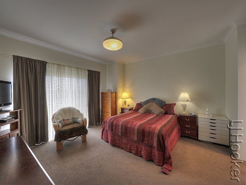 15 Kirkland Way, Meadow Springs WA 6210