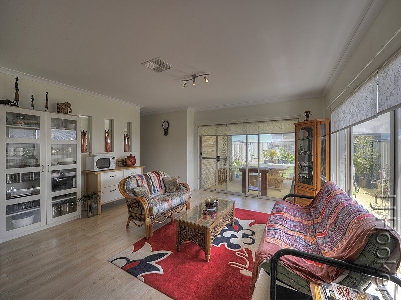 15 Kirkland Way, Meadow Springs WA 6210