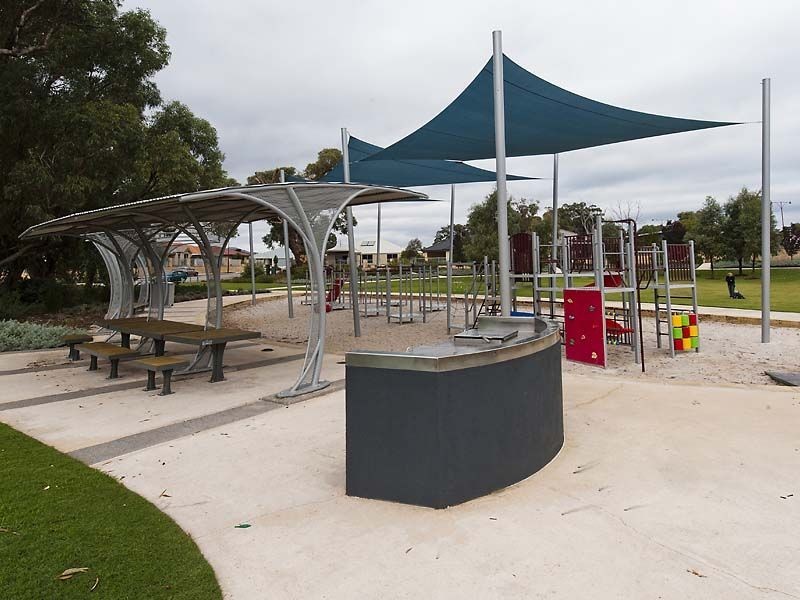 15 Kirkland Way, Meadow Springs WA 6210