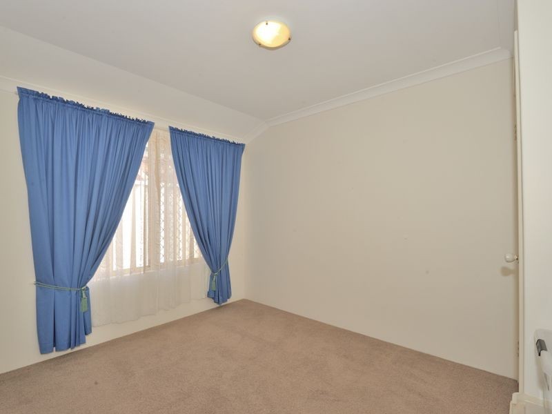6 Adare Place, Coodanup WA 6210
