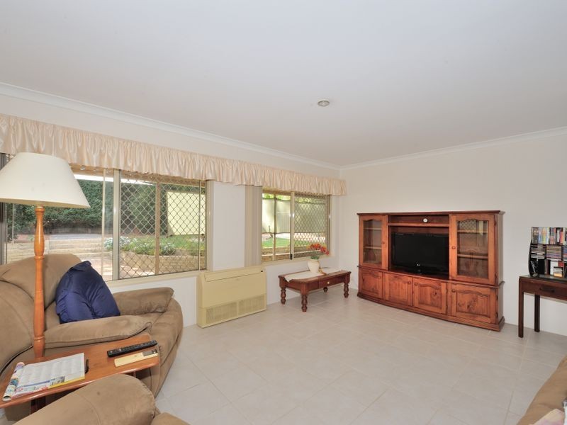 6 Adare Place, Coodanup WA 6210