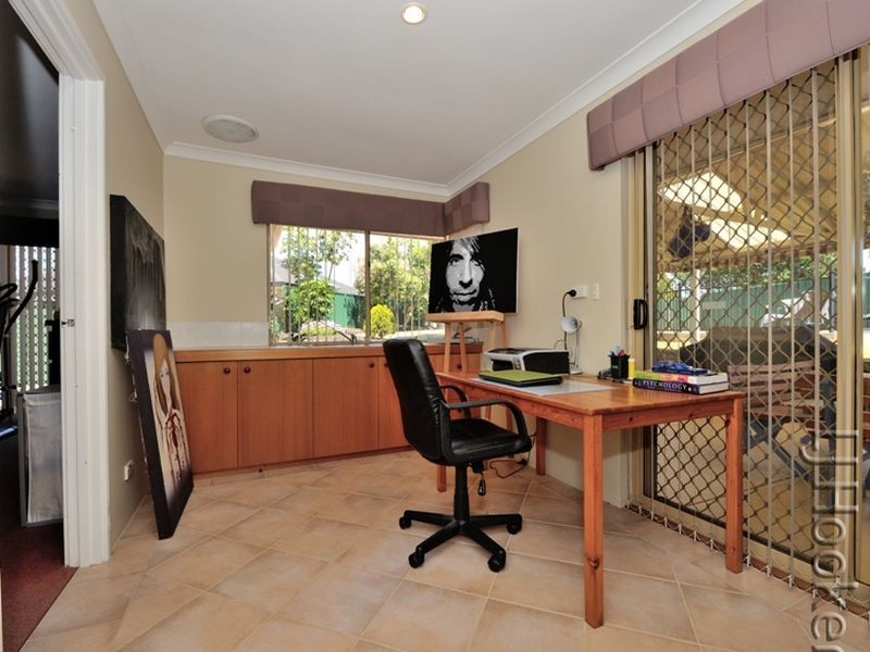 5 Troon Grove, Halls Head WA 6210