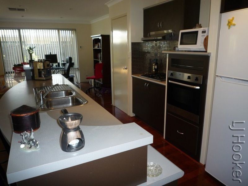 72 Pebble Beach Boulevard, Meadow Springs WA 6210