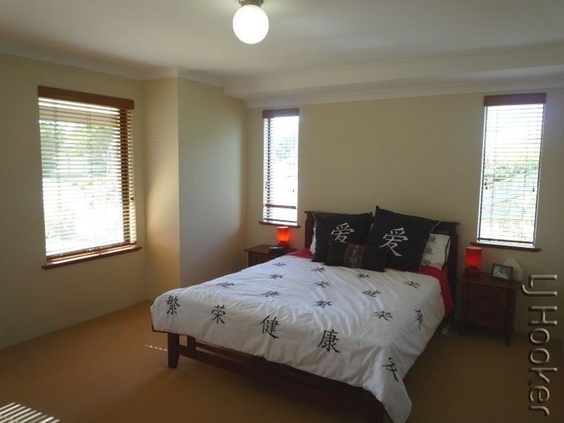 72 Pebble Beach Boulevard, Meadow Springs WA 6210