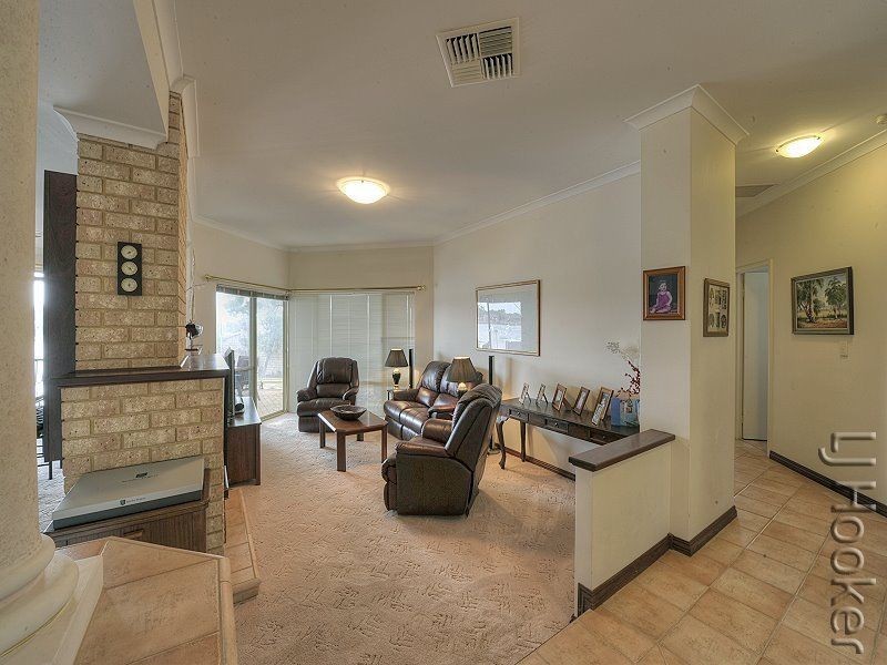 82 Banksia Terrace, South Yunderup WA 6208