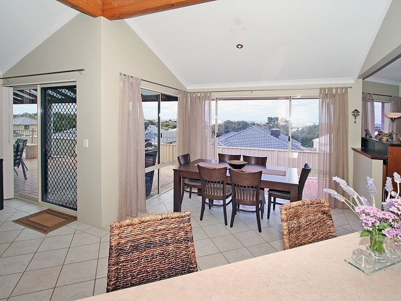 16 Greenshank Mews, Wannanup WA 6210