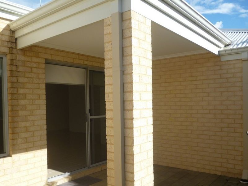 1/12 Day Road, Mandurah WA 6210