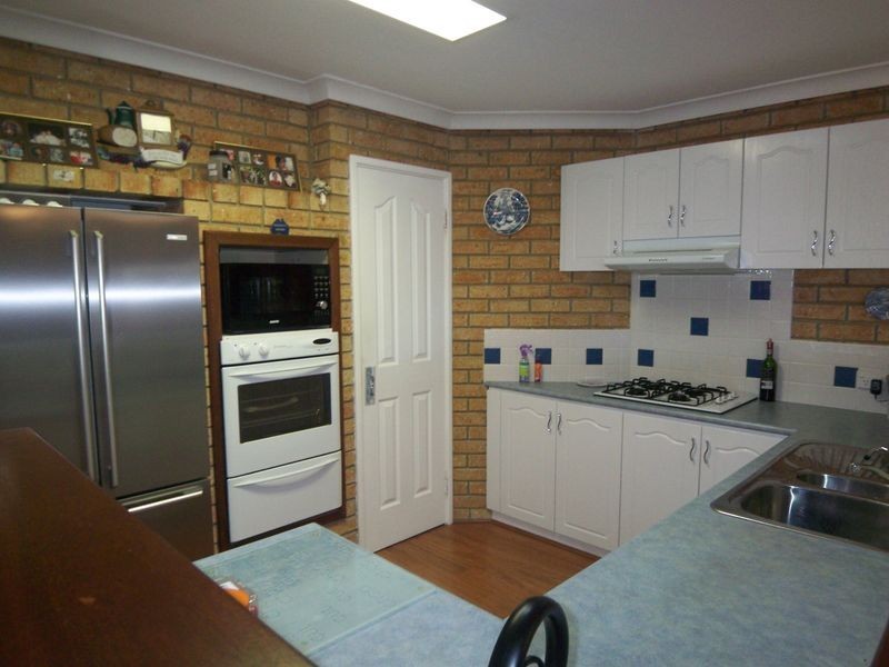 28 Leyburn Drive, Halls Head WA 6210