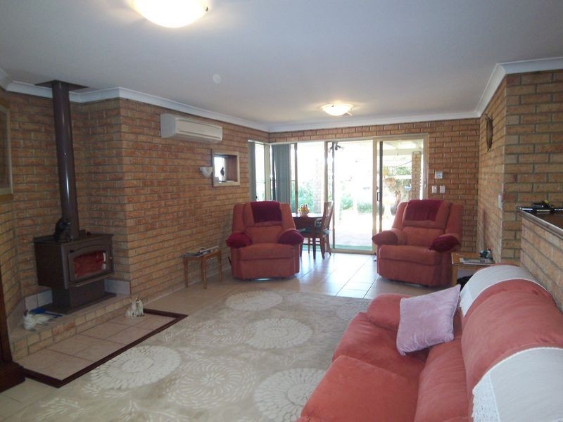 28 Leyburn Drive, Halls Head WA 6210