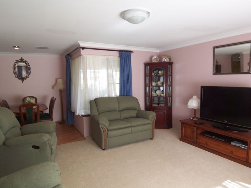 28 Leyburn Drive, Halls Head WA 6210