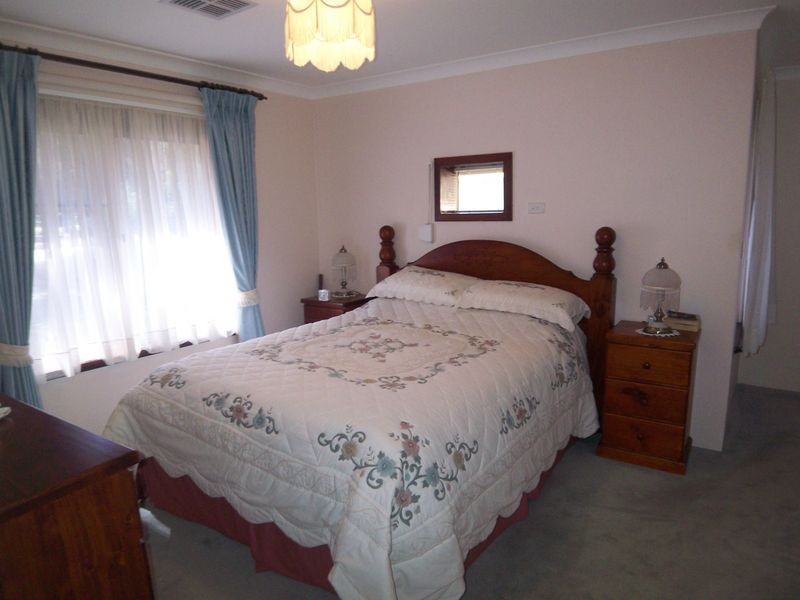 28 Leyburn Drive, Halls Head WA 6210