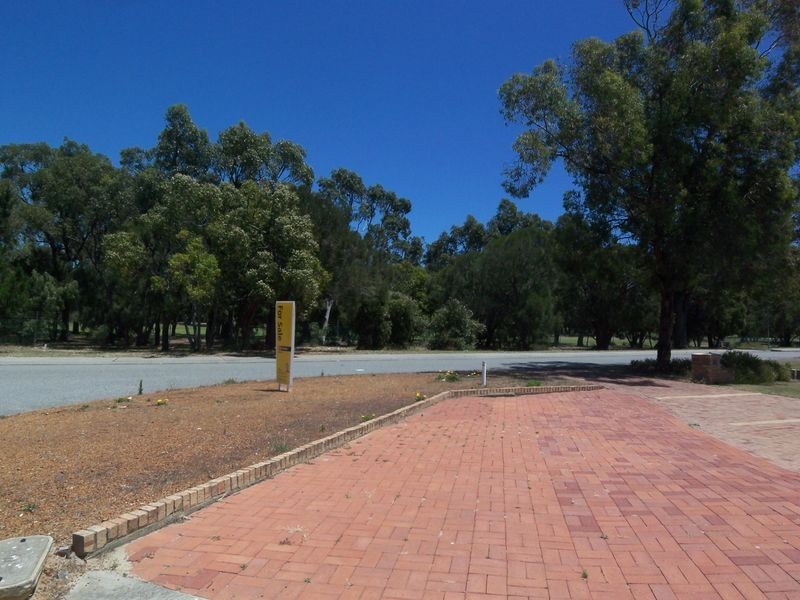 28 Leyburn Drive, Halls Head WA 6210