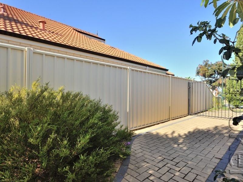 15 Hudson Drive, Dudley Park WA 6210