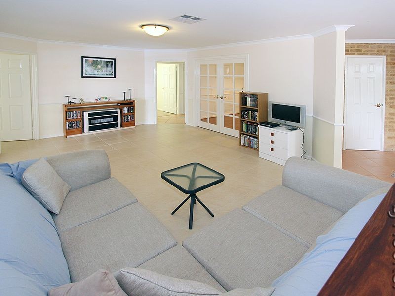 63 Caravel Way, Halls Head WA 6210