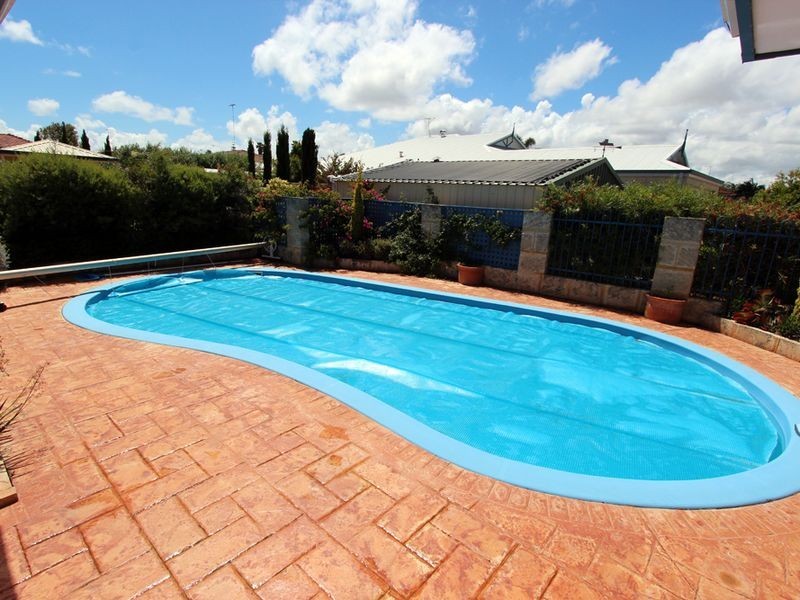 63 Caravel Way, Halls Head WA 6210