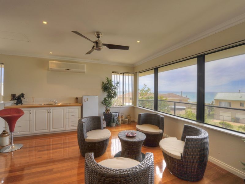 34 Mippi Road, Halls Head WA 6210