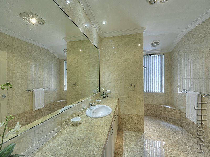 34 Mippi Road, Halls Head WA 6210