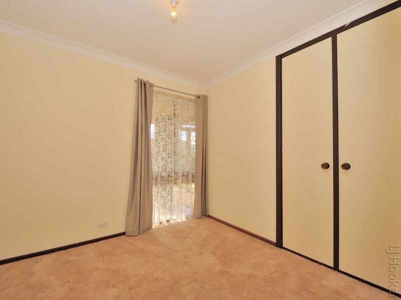 16 Muir Place, Halls Head WA 6210