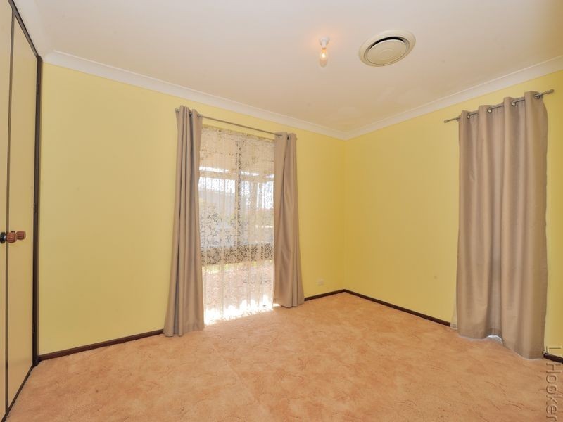 16 Muir Place, Halls Head WA 6210
