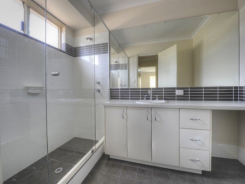 7 Jileroo Brace, Lakelands WA 6180