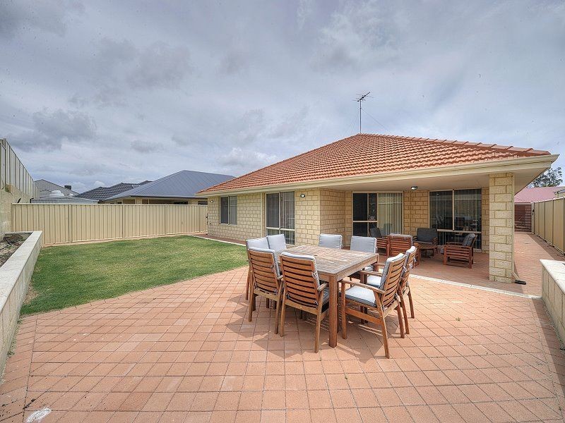 7 Jileroo Brace, Lakelands WA 6180