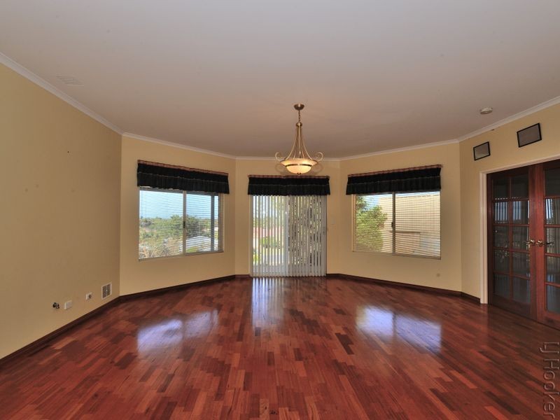 10 Staunton Rise, Halls Head WA 6210