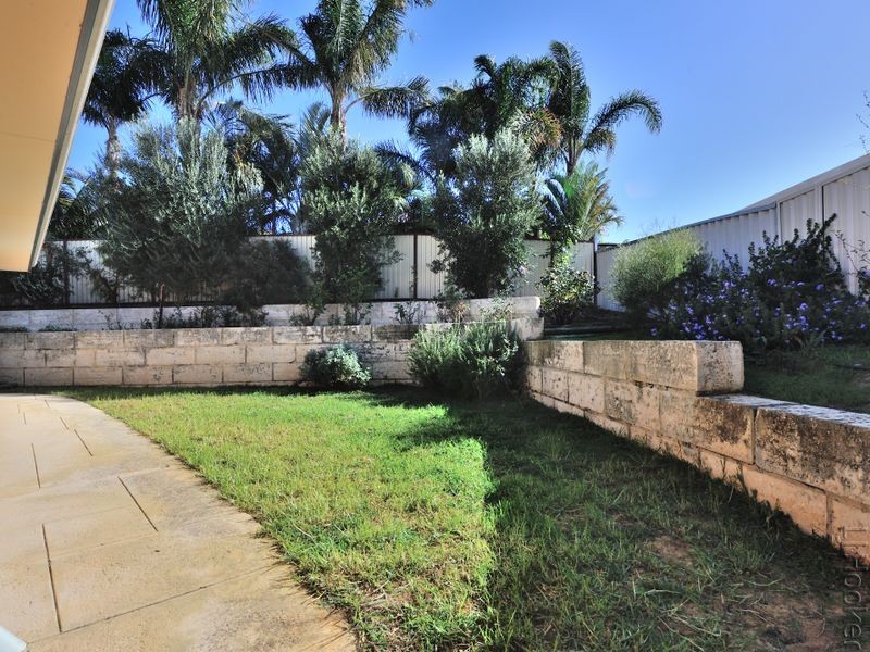 10 Staunton Rise, Halls Head WA 6210