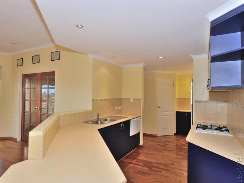 10 Staunton Rise, Halls Head WA 6210