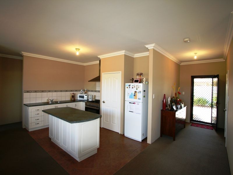 2/2A Ward Street, Mandurah WA 6210