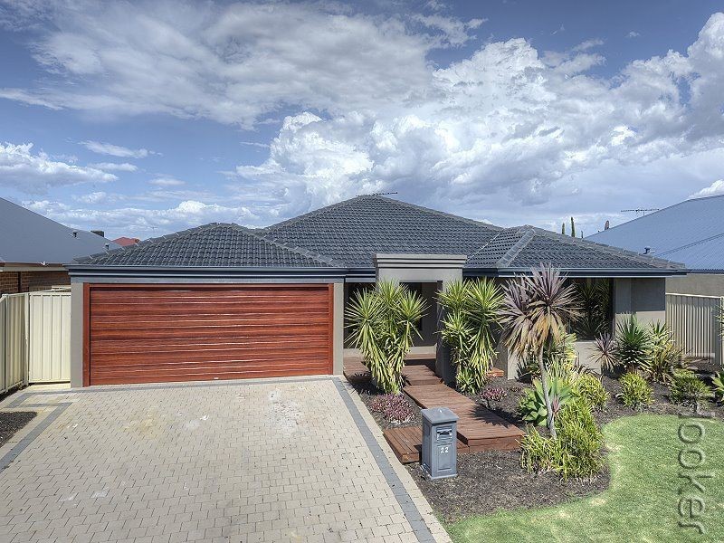 22 Loretta Parkway, Lakelands WA 6180