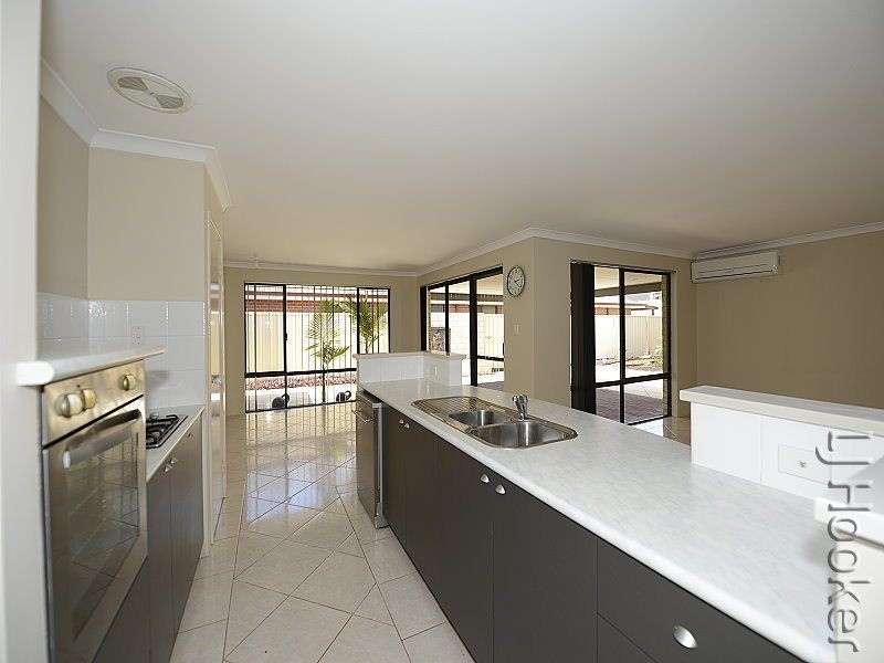 22 Loretta Parkway, Lakelands WA 6180