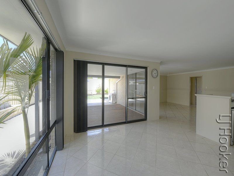 22 Loretta Parkway, Lakelands WA 6180