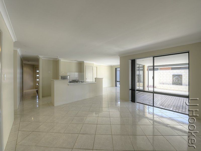 22 Loretta Parkway, Lakelands WA 6180