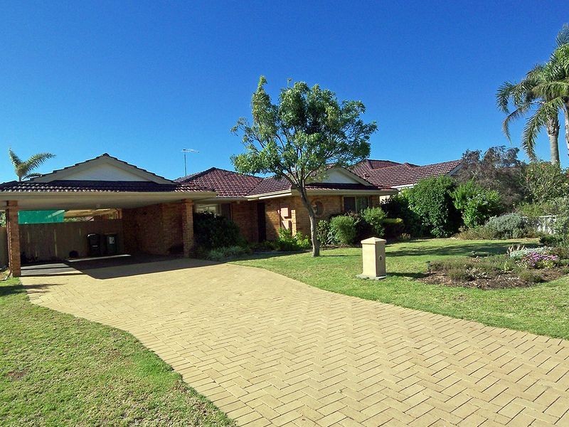 17 Kingfisher Drive, Halls Head WA 6210