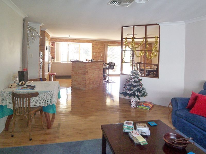 17 Kingfisher Drive, Halls Head WA 6210