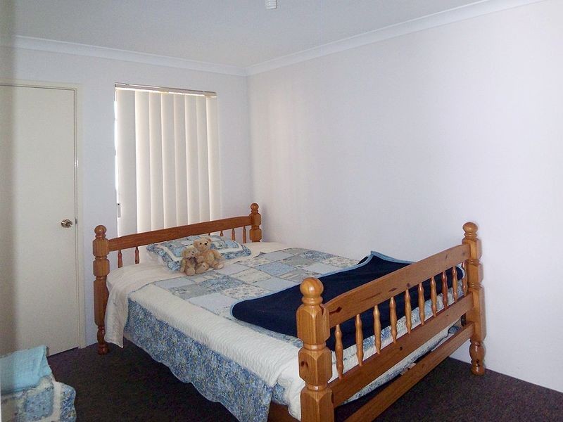 17 Kingfisher Drive, Halls Head WA 6210