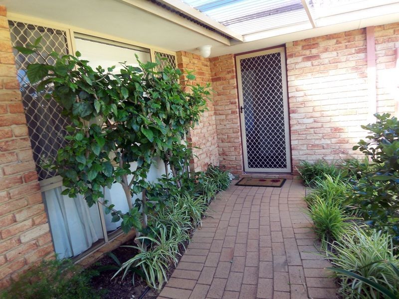 17 Kingfisher Drive, Halls Head WA 6210