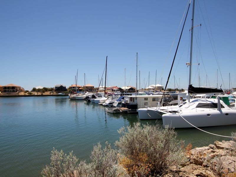 32 Rees Place, Wannanup WA 6210