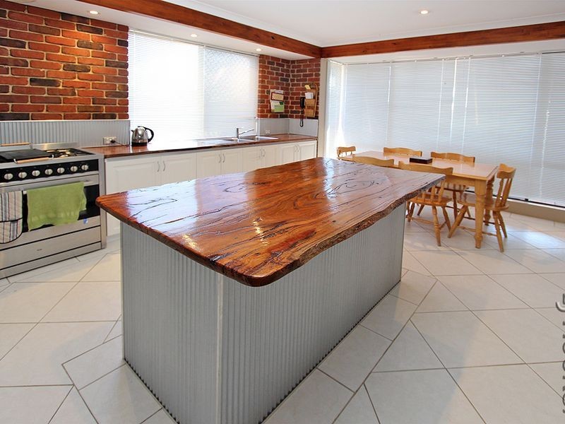 17 Yorrell Place, Halls Head WA 6210