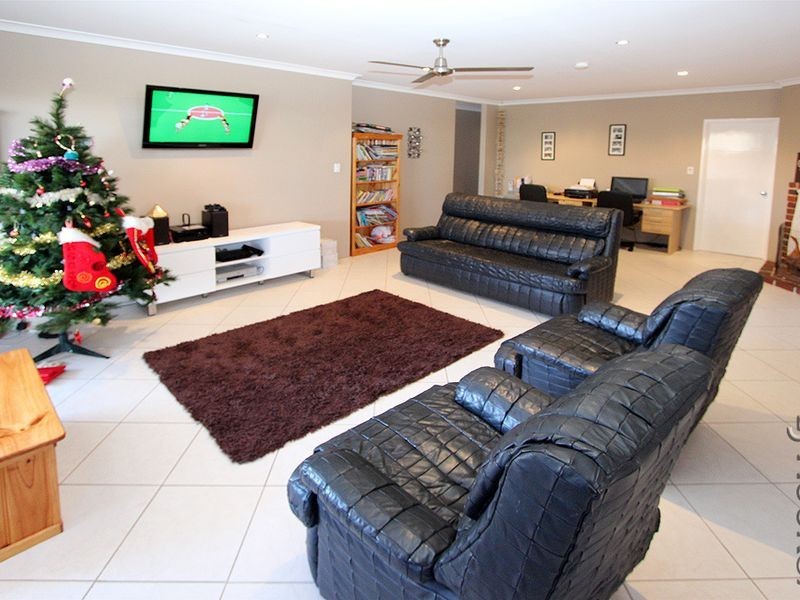 17 Yorrell Place, Halls Head WA 6210