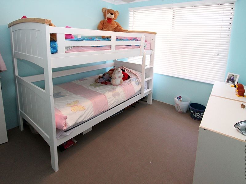 17 Yorrell Place, Halls Head WA 6210