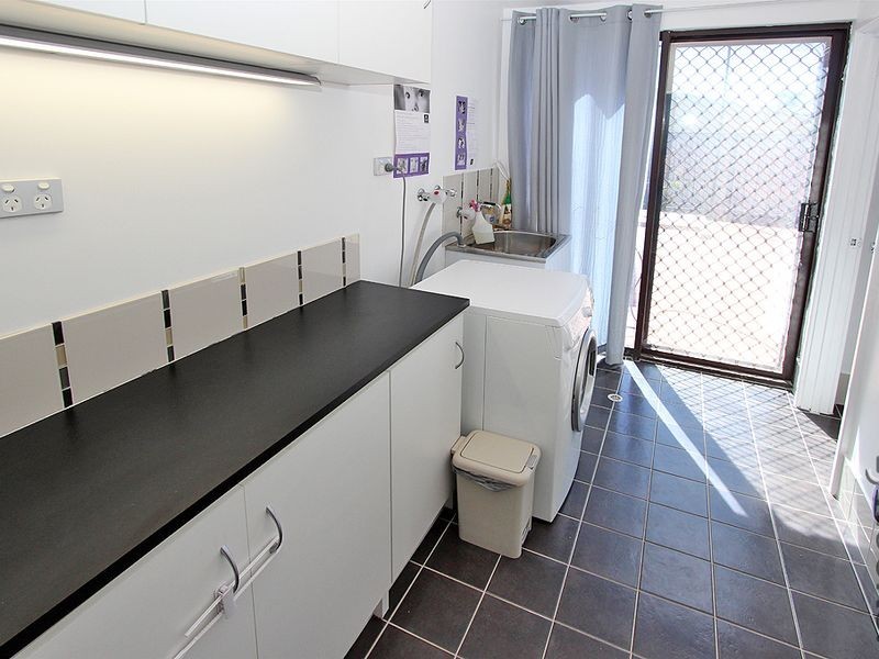 17 Yorrell Place, Halls Head WA 6210