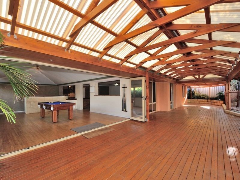 11 Amulla Court, Halls Head WA 6210