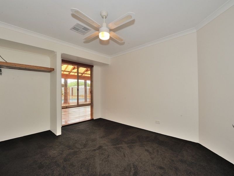 11 Amulla Court, Halls Head WA 6210