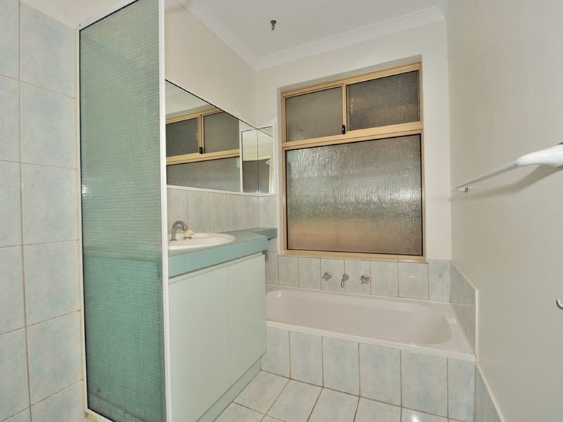 11 Amulla Court, Halls Head WA 6210